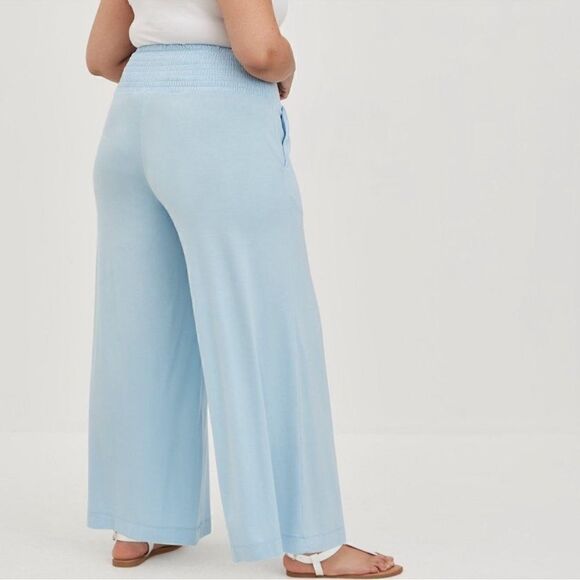 Torrid High Rise Smocked Pull On Wide Leg Pants Blue 1X NEW - Picture 4 of 13